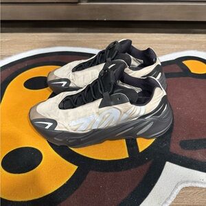 adidas Yeezy Boost 700 Mnvn Bone Mnvn FY3729